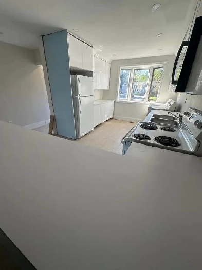 BRIGHT AND SPACIOUS ROOMS FOR RENT - NEWMARKET - YONGE DAVIS Image# 1