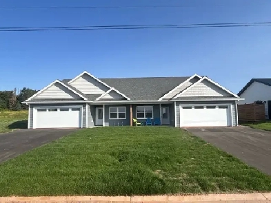 3 Bed 2 Bath in East Royalty Charlottetown PEI Image# 1