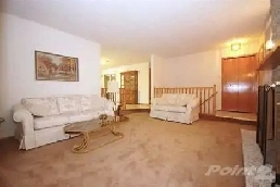 Main floor room 620$/month included everything LAKEVIEW AREA Image# 1