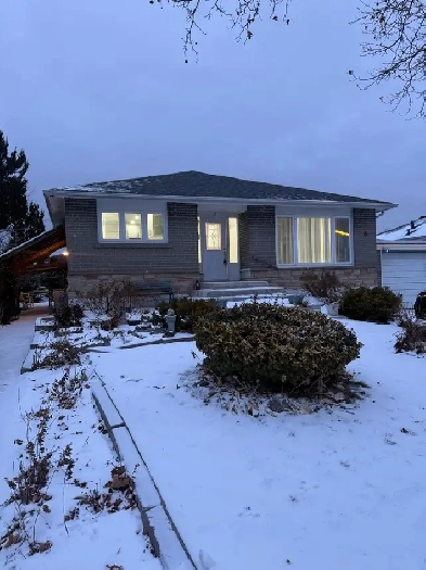 Upper Detached House For Lease Near Mount Olive LRT Station