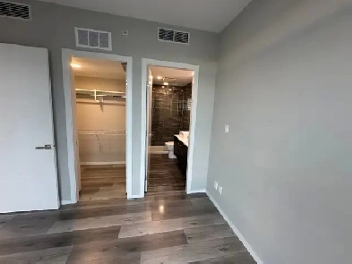 $3,400 / 2br - 883ft2 - Modern 2 bed, 2 bth panoramic view and m Image# 1