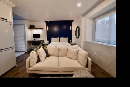 Completely Private Trendy Coach House Apartment in Oakville