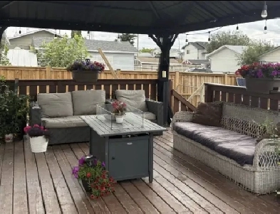 Crew House or Family Home | 4BR   Heated Shop | Wembley Image# 1