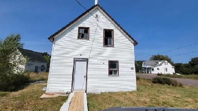 HOUSE FOR SALE / LAND FOR SALE -- ( FIXER-UPPER ) Image# 8