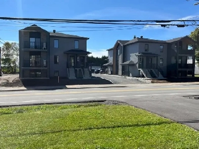 4 1/2 à louer 1350$