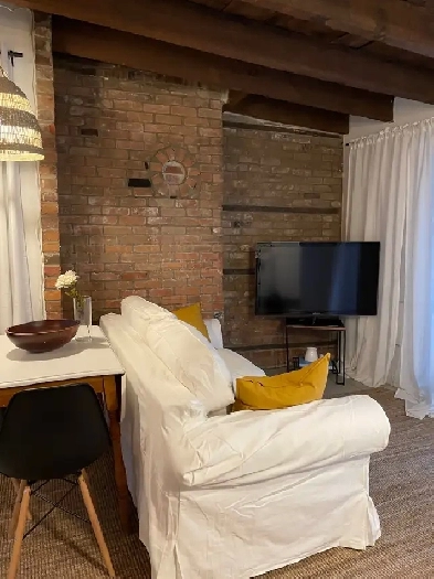 Charmant 2.5 tout inclus - 5 minutes centre-ville Image# 1