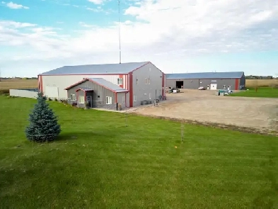 OPPORTUNITY to own your own commercial property near Steinbach! Image# 8