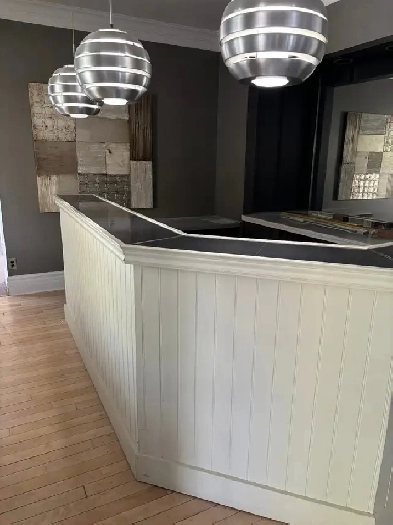 Centrally located Large Single Rooms available