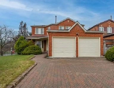 Legal Walk-Out 4BR | Utilities Included | Near UofT & TTC | Roug Image# 1