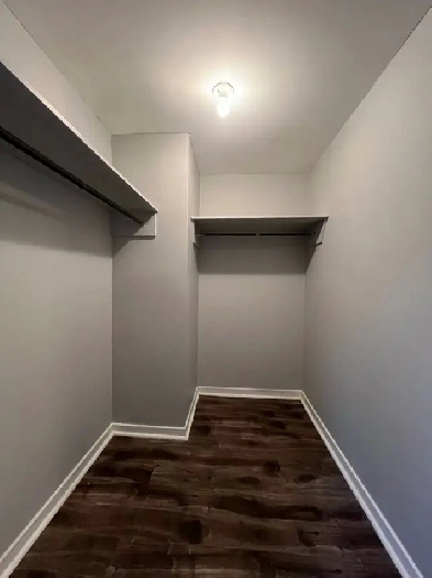 7 Bennett Ave-Unit 3 - One Bed Unit with Washer/Dryer & Parking