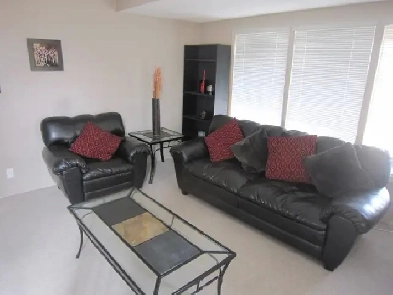 Couch Stay $10/night Shawnessy 2-Mins To Ctrain - Utls/Int Incld Image# 1