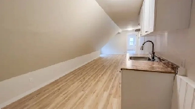 Newly Renovated 2 Bedroom Unit in Welland!