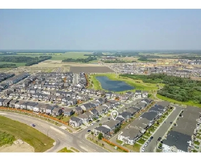 Beautiful 3-bdrm house for rent, fenced back yard with Deck&Shed Image# 1