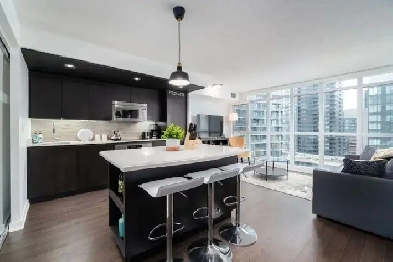 Downtown Condo with CN Tower&Lake Views - 1, 2, 3 Bed Available! Image# 1