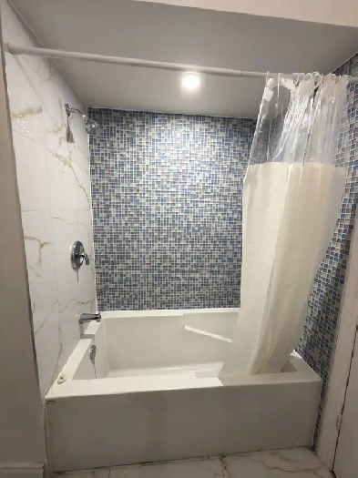 Furnished Master Bedroom - 2 mins walk to Sq1 Image# 1