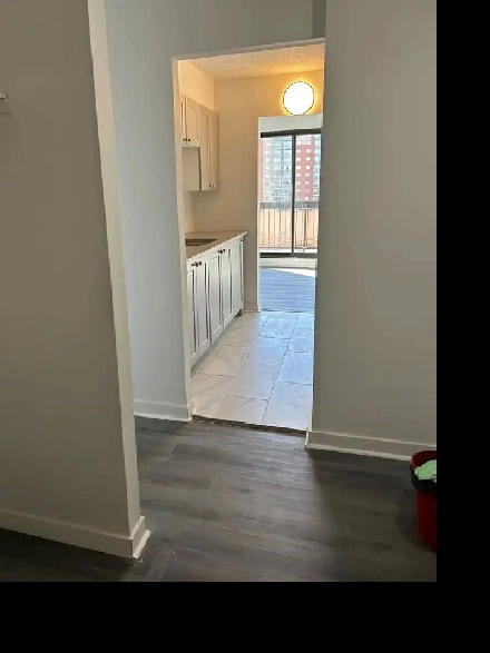 31/2 ANJOU SUPERBE EMPLACEMENT/GREAT LOCATION ANJOU Image# 1