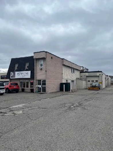 Industrial/commercial 1000sq/ft unit for rent Image# 1