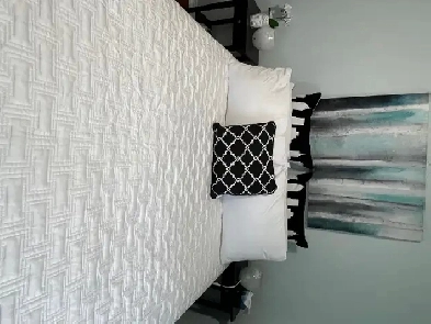 Furnished ROOM available in a Townhouse-Derry & Scott Image# 1