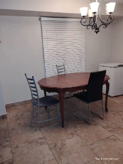 A clean room main floor near Mohawk College with AC all included Image# 1