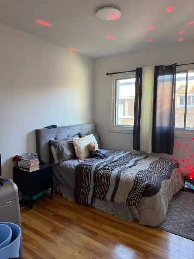 Renovated Upper Duplex 7 1/2 Image# 1