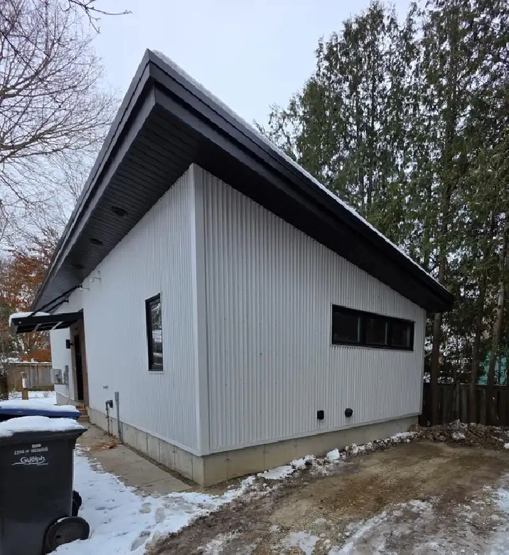 2 Bed, 1 bath home, close to all amenities ready for Feb 1st!