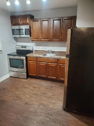 1 Bdr renovated non smoking apartment 51Jackson Rd. Dartmouth