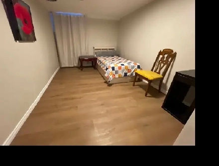 Private room for rent near Oshawa center & Trent University !! Image# 1