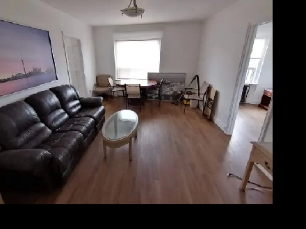 Furnished room in Shared Apt at Yonge & St Clair, Toronto Image# 1