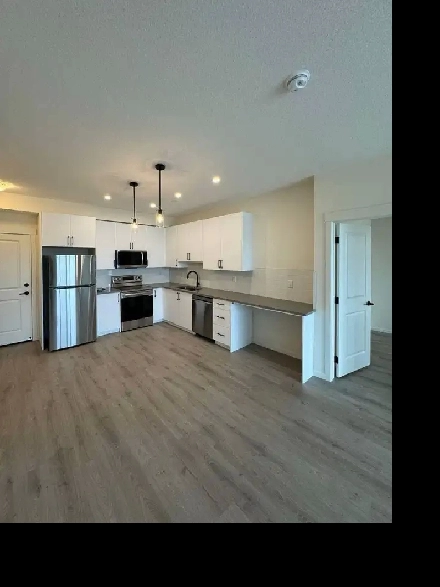 Private room for rent in a 2 bed / 2 bath apartment in Calgary. Image# 1