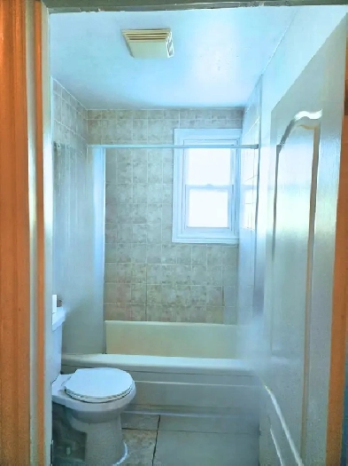 2 Bedroom upper level unit ( Bayview &Eglin Mill, Richmond Hill) Image# 1