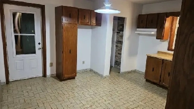 3 1/2 à louer Longueuil dans triplex Image# 1