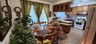 Chambre privé tout inclus,fille étudiante seulement à St-Leonard Image# 1