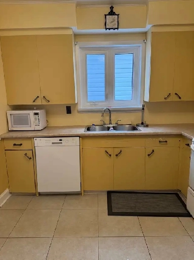 3 bedroom home on one way street for rent