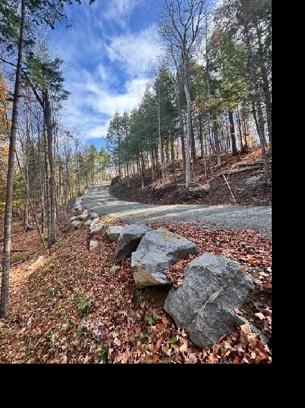 Terrain de 16 acres à vendre à Morin Heights