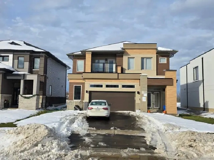 4-BDRM HOME FOR SALE IN BEAUTIFUL SEVERN - UNDER POWER OF SALE