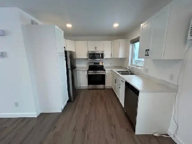 Newly Renovated 2 Bedroom Townhouse! Available March 1st! Image# 4