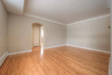 Bright & Shiny 2bdrm APT- SPACIOUS & SELF CONTAINED Image# 1