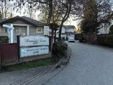 5-bedroom 4-bathroom townhouse for rent Image# 3