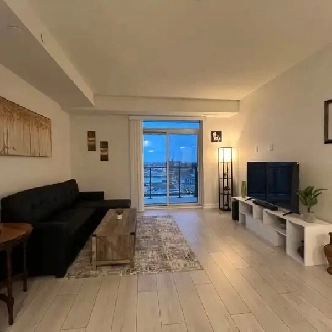 Newly Fully Furnished luxurious 1 bed apartment in centre of dow Image# 1