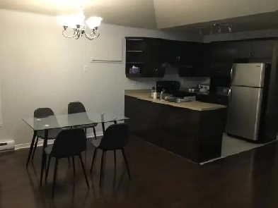 BEAU CONDO À LOUER À STE-DOROTHÉE- POUR 1ER MARS-1580$