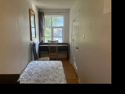 BRIGHT ROOM MAIN FL-1min TO PLAZA STEELES/BATHURST NEAR YORK UNI Image# 1