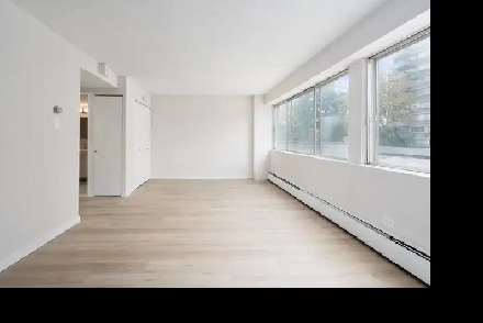 Take Over Lease – Newly Renovated Studio (2 ½) – Furniture Ready Image# 1