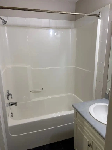 409-105 Loutit Road Image# 1