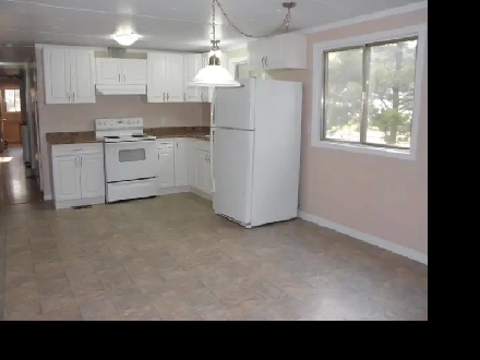 Renovated Mobile Home in Mobile City Estates, Spruce Grove Image# 1