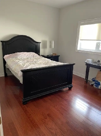 Bathurst/Rutherford nice community, Upstairs Room Rent Image# 1