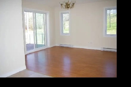 4 1/2 -1 er plancher-avec garage-le 1 er mars Image# 1