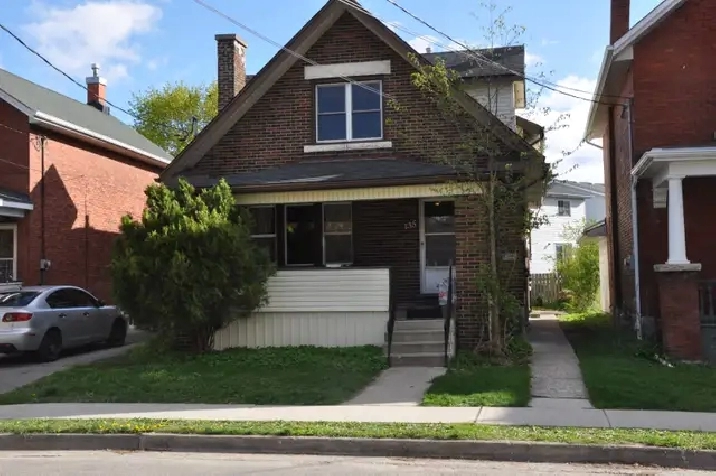 135B Neeve St. - 1 BR plus Den or just a lot of storage