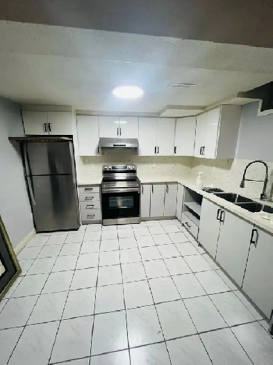 SINGLE ROOM AVAIALBLE IN MISSISSAUGA INC UTILITY PRIME LOCATION Image# 1