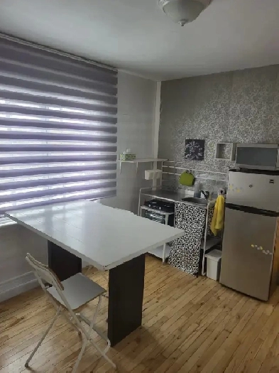 2 Chambres à louer haut de plex à Lachine  630$ Image# 1