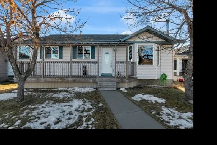 UPDATED CARSTAIRS BUNGALOW FOR SALE FOR ONLY $450,000 Image# 1
